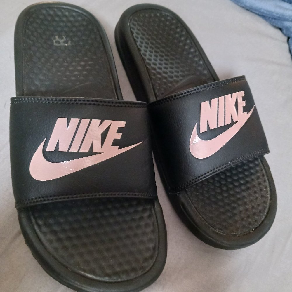 NIKE Slides Sz 7